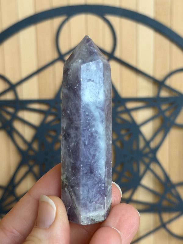 Pointe en Lepidolite (0.068kg)