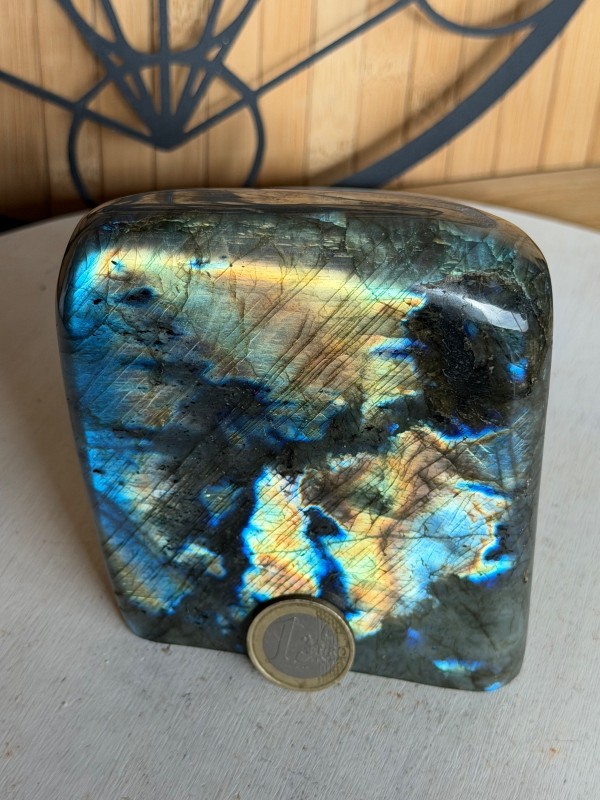Labradorite (1.05kg)