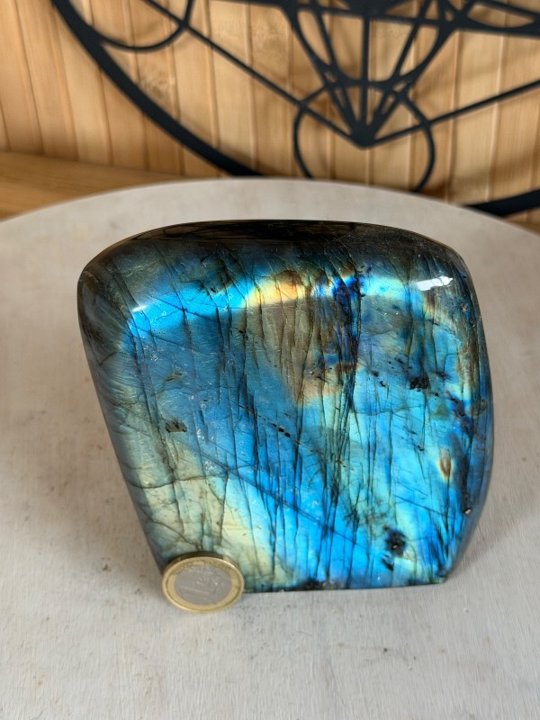 Labradorite, Madagascar, 1,185 kg