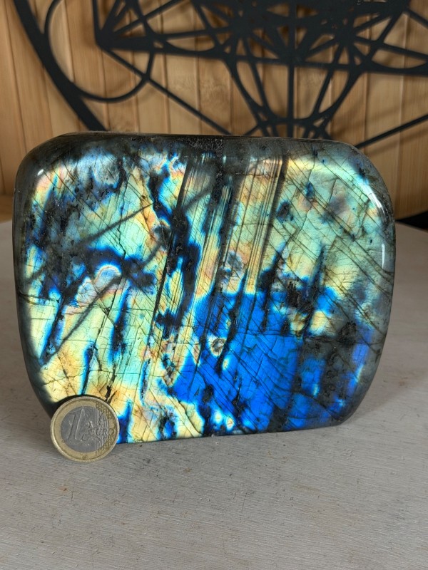 Labradorite, Madagascar, 1,144 kg