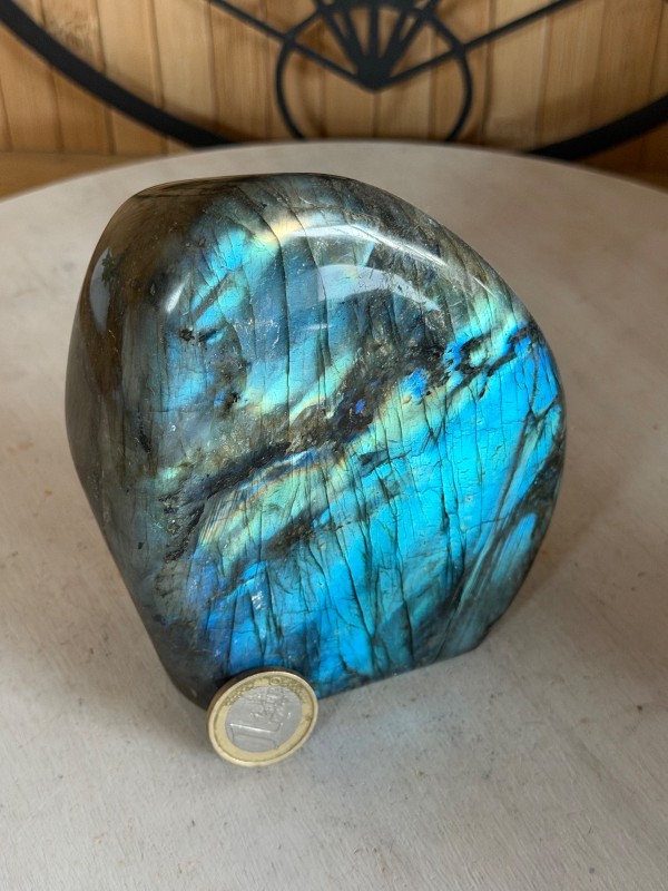 Labradorite, Madagascar, 1,044 kg