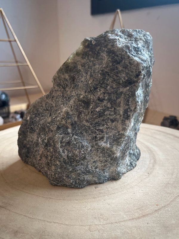 Labradorite une face polie (1,6 Kg)