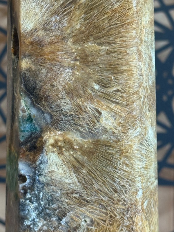 Pointe agate sagénite (0.91kg)