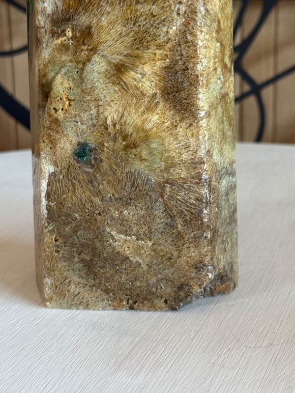 Pointe agate sagénite (0.91kg)