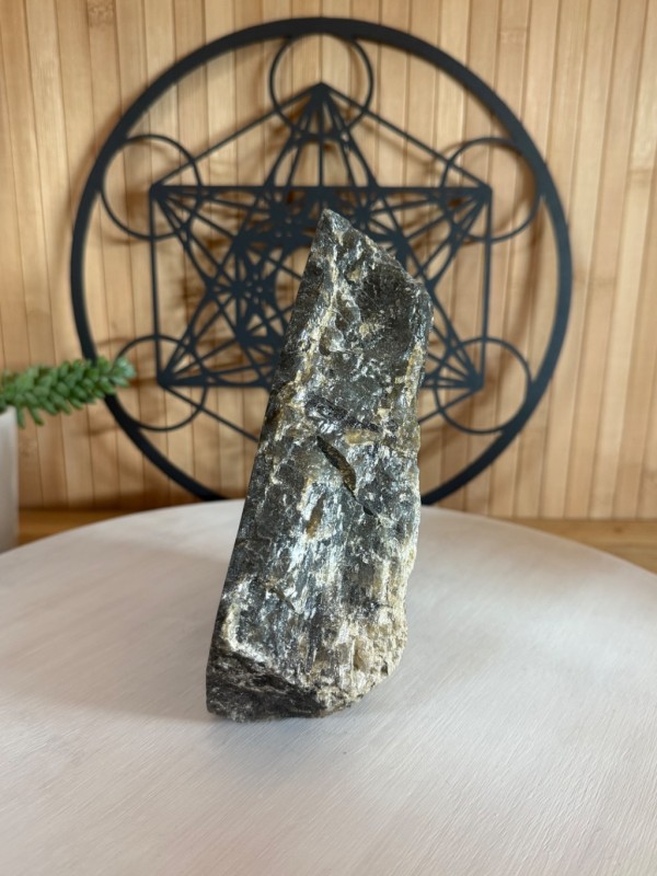 Labradorite semi polie (1.565kg)