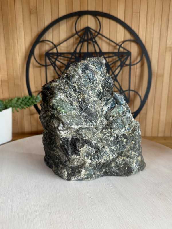 Labradorite semi polie (1.83kg)