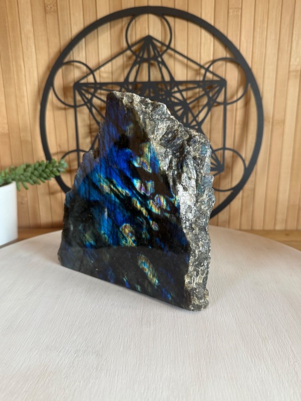 Labradorite semi polie (1.83kg)
