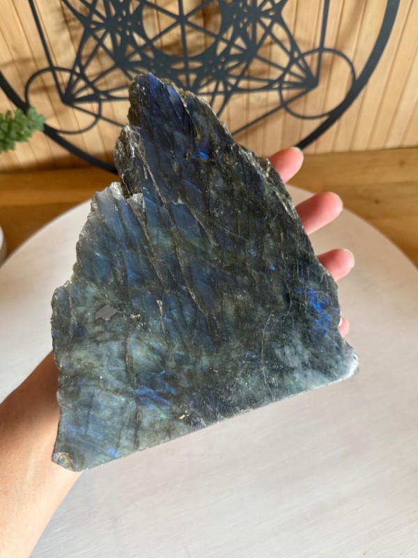 Labradorite semi polie (1.83kg)