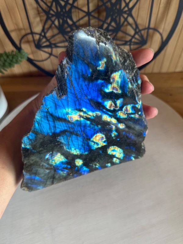 Labradorite semi polie (1.83kg)