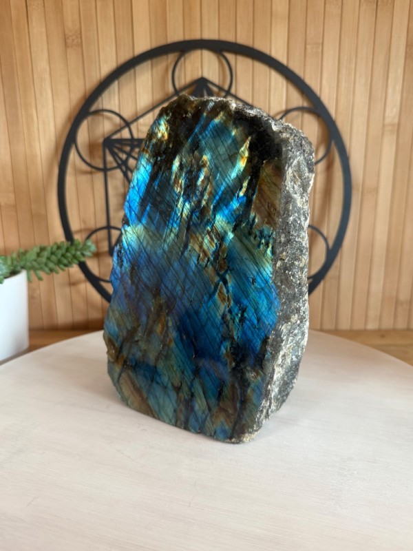 Labradorite semi polie (2.33kg)