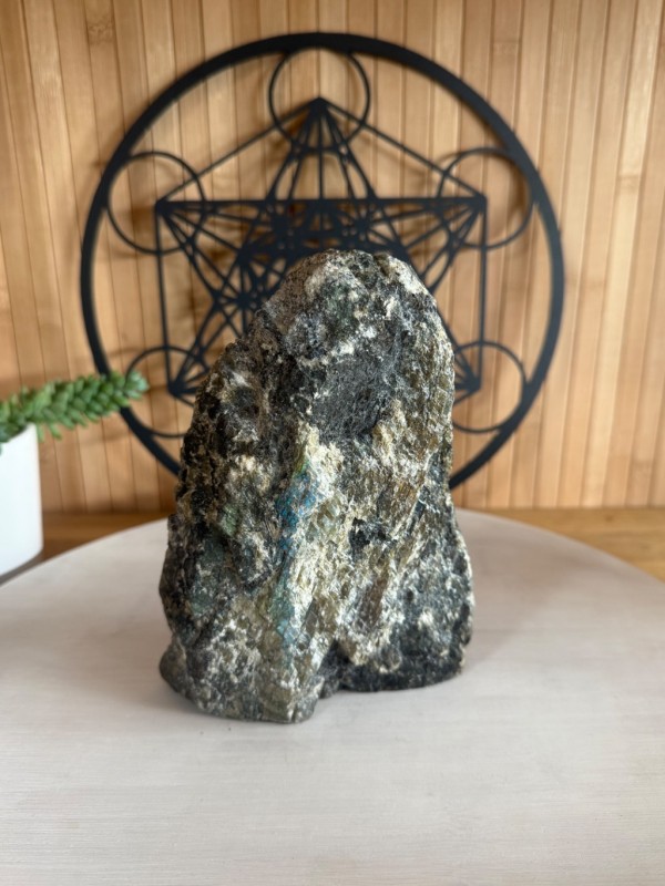 Labradorite semi polie (1.16kg)