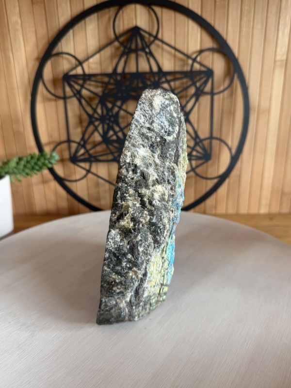 Labradorite semi polie (1.16kg)
