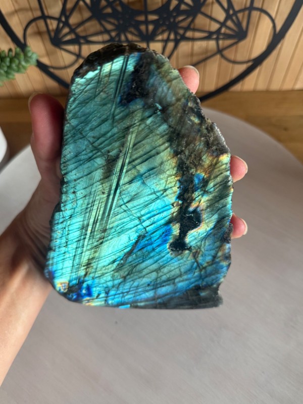 Labradorite semi polie (1.16kg)
