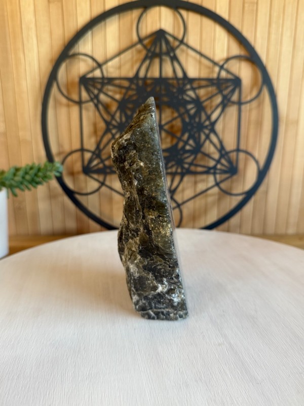 Labradorite semi polie (0.92kg)