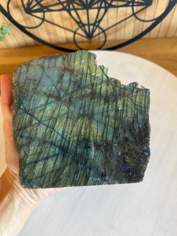 Labradorite semi polie (1.6kg)