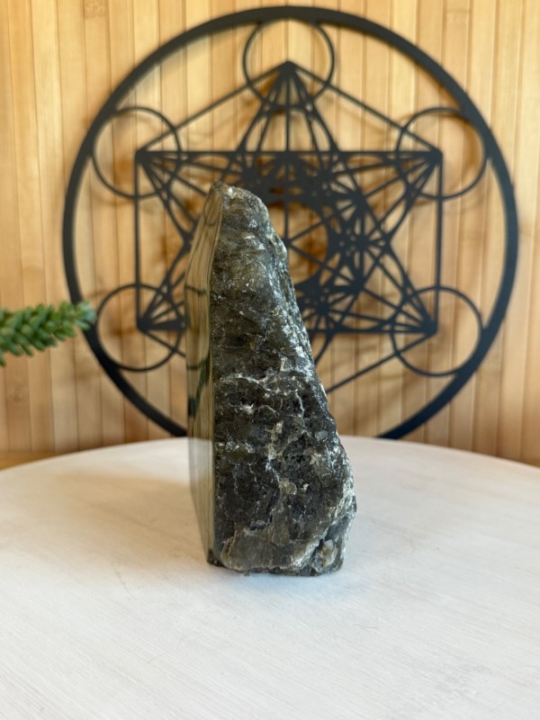 Labradorite semi polie (1.31kg)