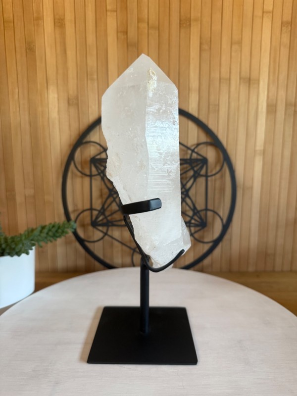Pointe de cristal de roche sur base métal (2.244kg)