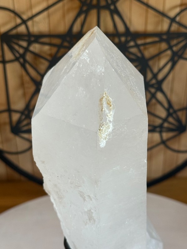 Pointe de cristal de roche sur base métal (2.244kg)