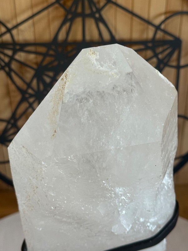 Pointe de cristal de roche sur base métal (2.244kg)