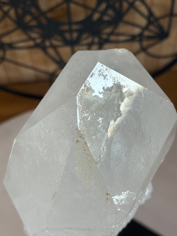 Pointe de cristal de roche sur base métal (2.244kg)