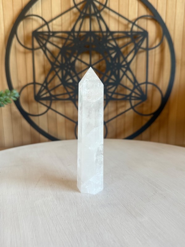Pointe de cristal de roche (0.095kg)