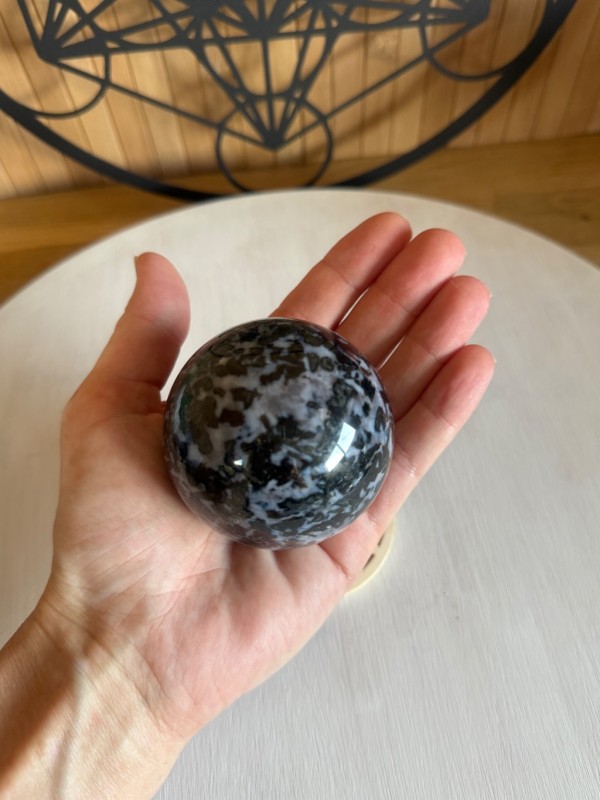 Sphère en gabbro (0.395kg)
