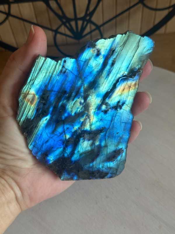 Labradorite semi polie (0.38kg)