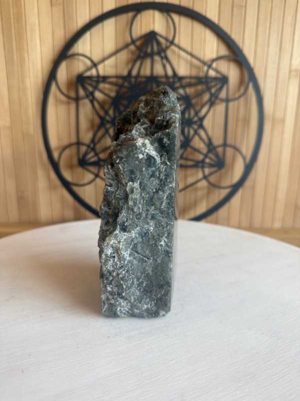 Labradorite semi polie (0.71kg)