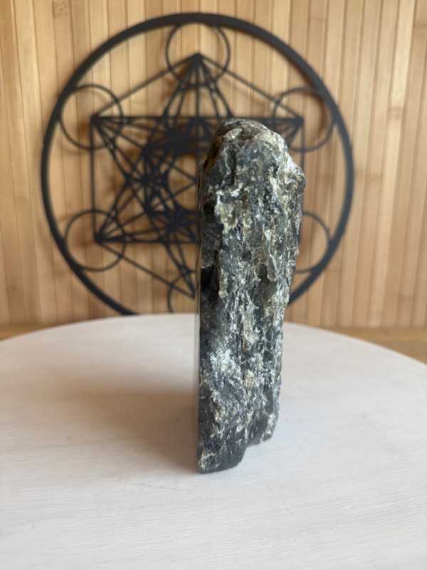 Labradorite semi polie (0.71kg)