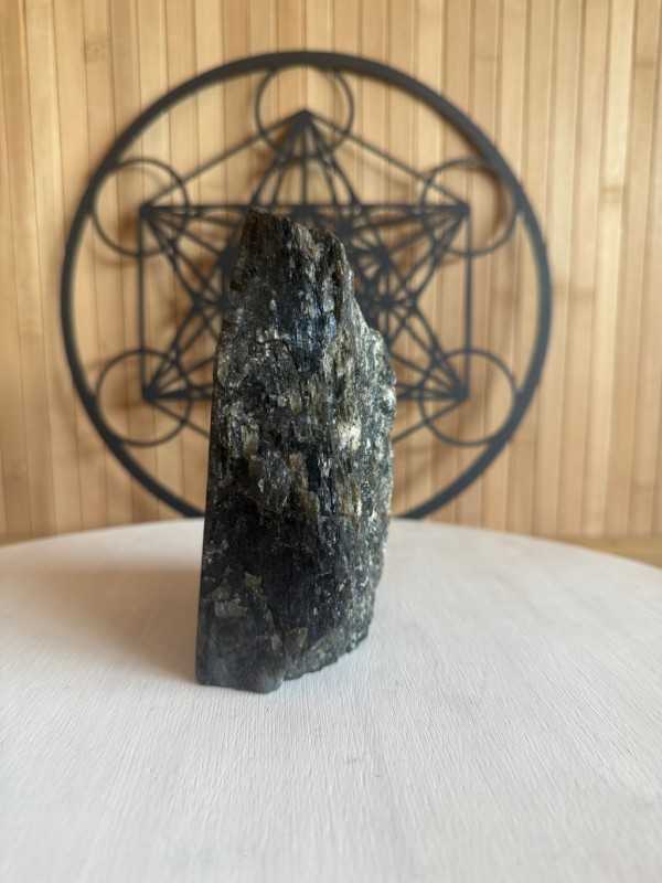 Labradorite semi polie (0.97kg)