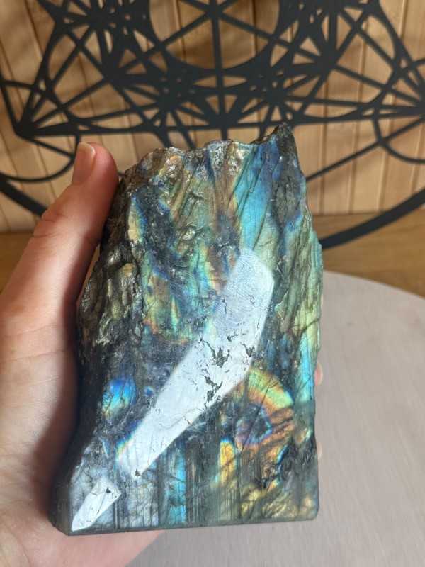 Labradorite semi polie (0.97kg)