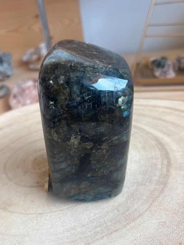 Labradorite (0.987 Kg)