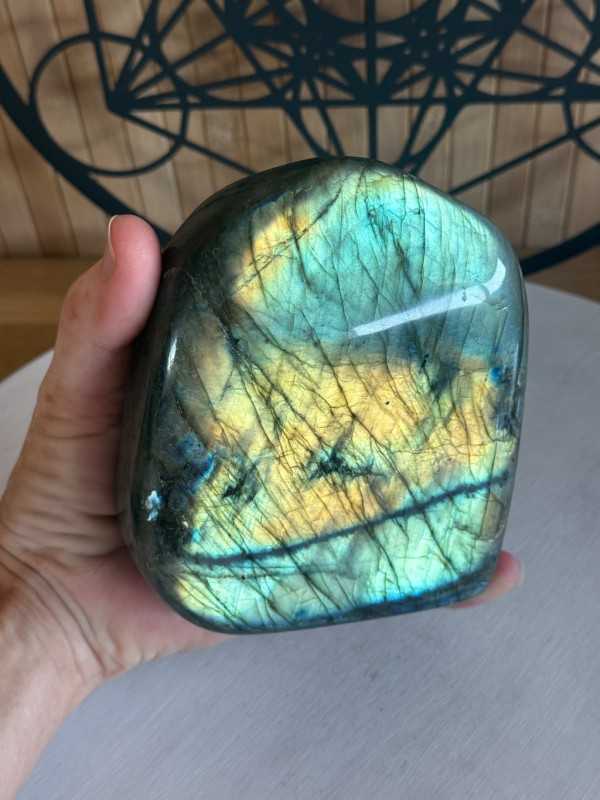 Labradorite (1kg)