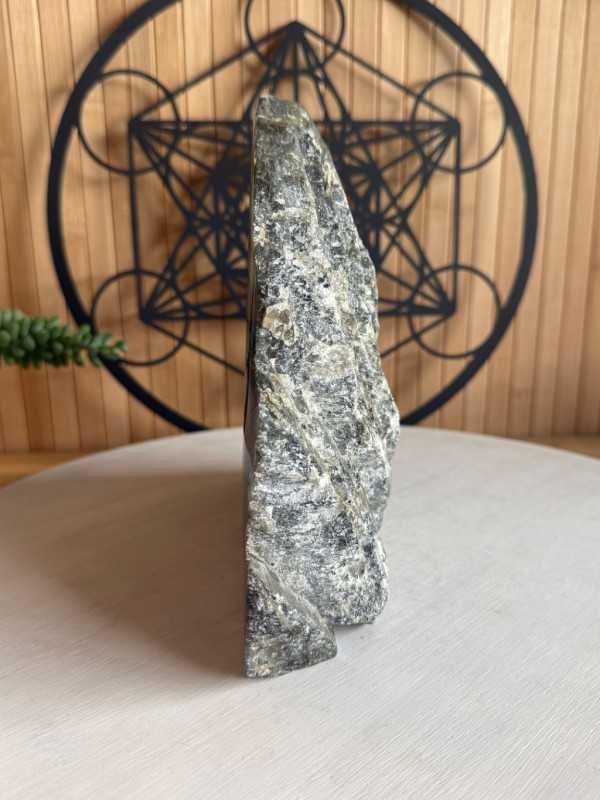Labradorite (2.35kg)