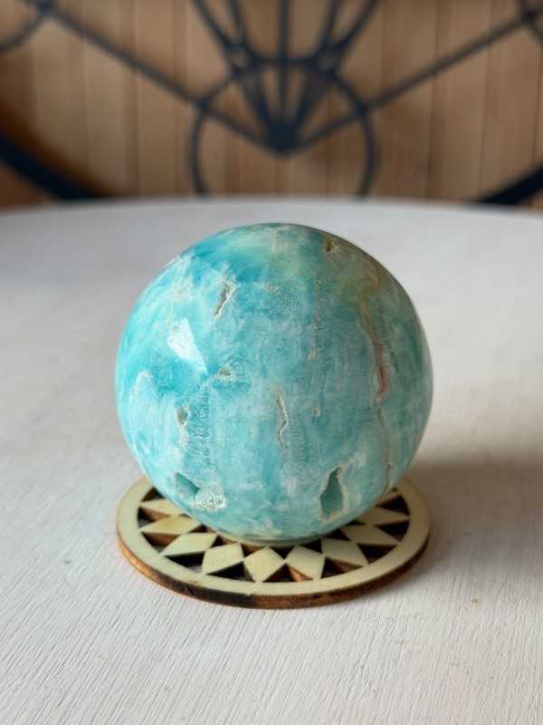 Sphère en aragonite bleue (0.162kg)
