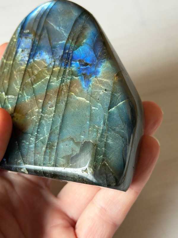 Labradorite (0.454kg)
