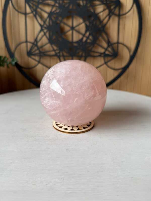 Sphère en quartz rose (0.605kg)
