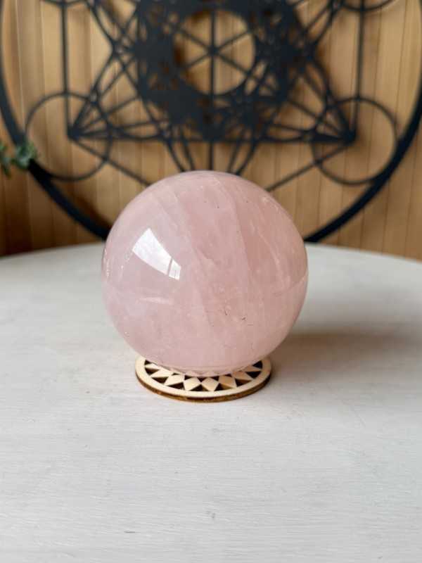 Sphère en quartz rose (0.493kg)