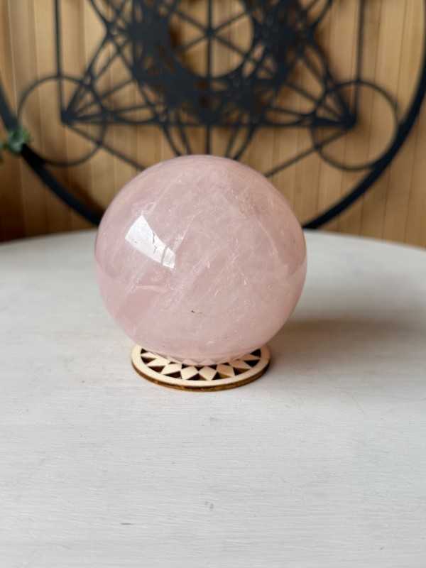 Sphère en quartz rose (0.493kg)