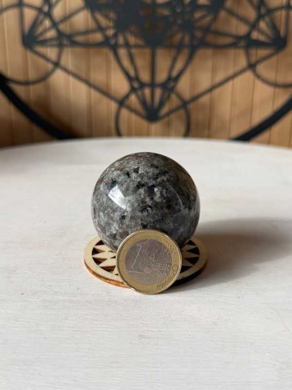 Sphère en yooperlite (0.107kg)