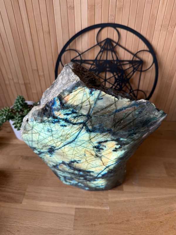 Labradorite (14.8kg)