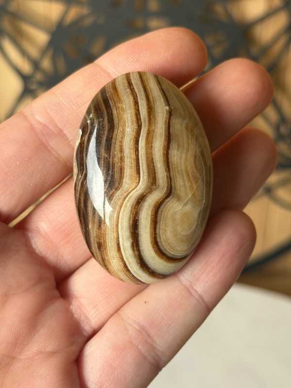 Galet en aragonite marron (0.042kg)