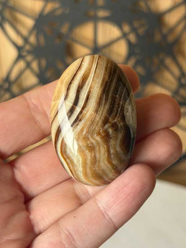 Galet en aragonite marron (0.042kg)