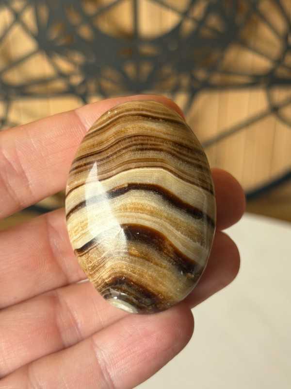 Galet en aragonite marron (0.049kg)