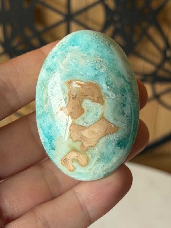 Galet en aragonite bleue (0.065kg)