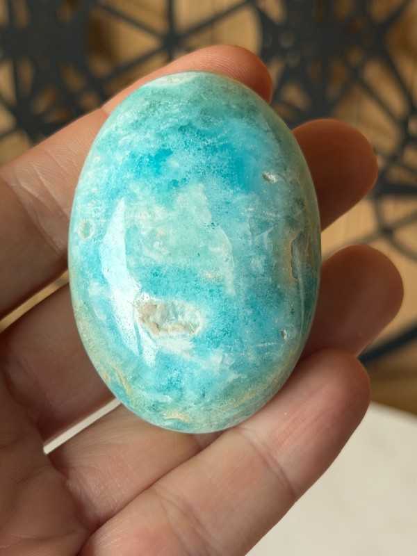 Galet en aragonite bleue (0.065kg)