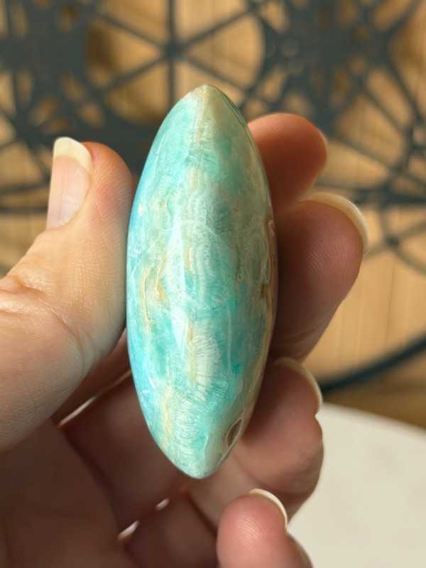 Galet en aragonite bleue (0.065kg)