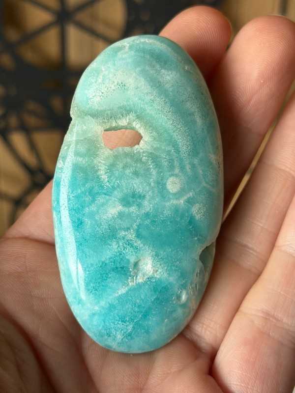 Galet en aragonite bleue (0.053kg)