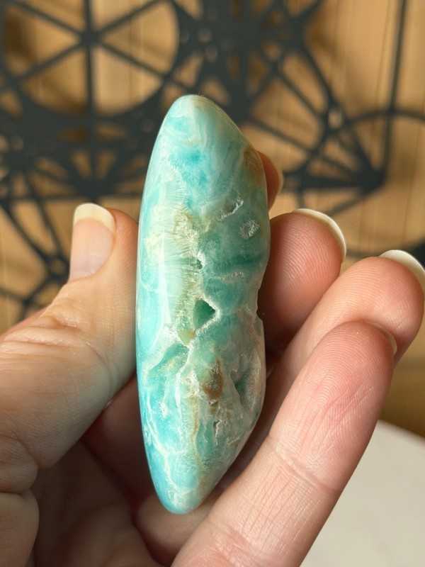 Galet en aragonite bleue (0.053kg)