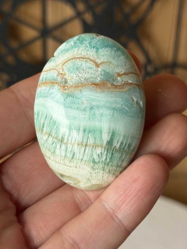 Galet en aragonite bleue (0.049kg)